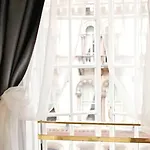 The Sweeney Hotel 3*