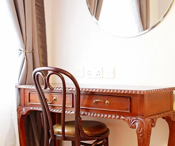 ホテル The Sweeney