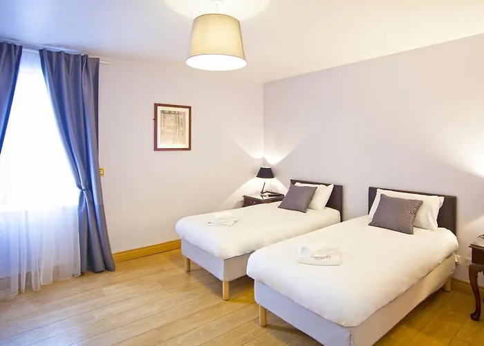 The Sweeney Hotel 3*